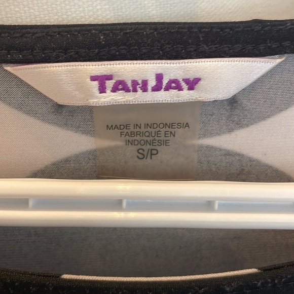 TanJay Flare Sleeve top - Picture 3 of 6